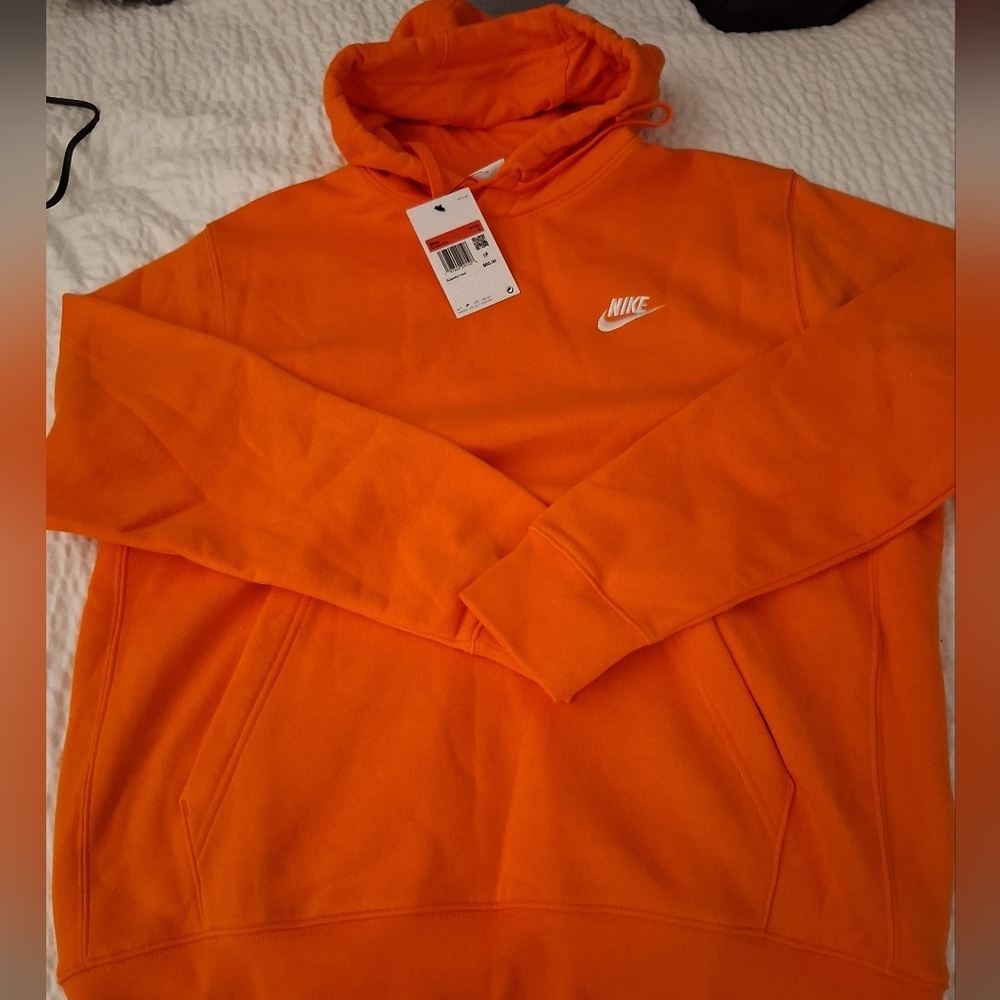 Nike Sportswear Club FleeceVibrant Orange Pullover Hoodie NWT Size Large